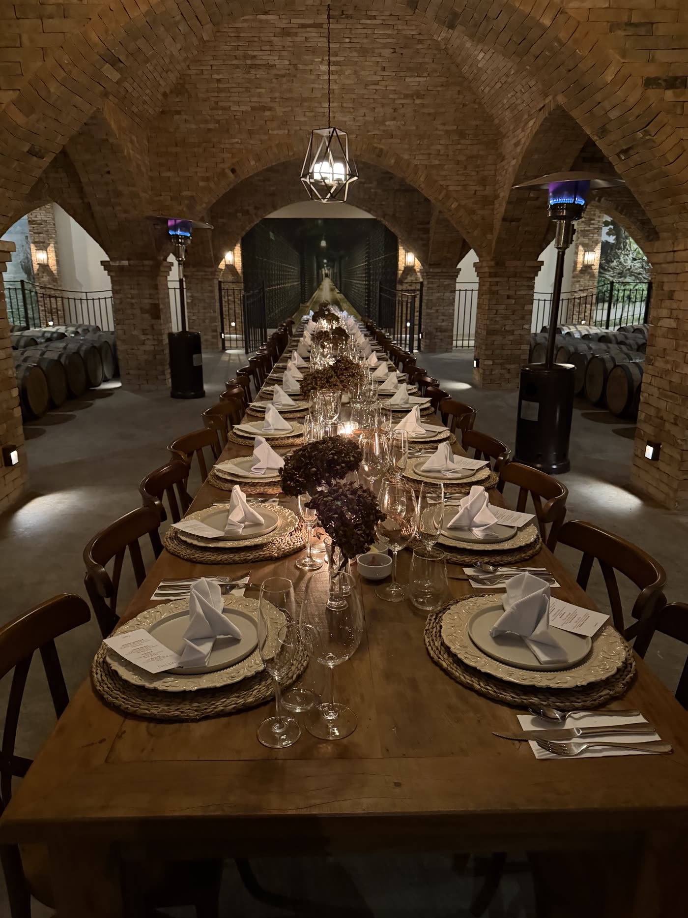 Jantar exclusivo do Watch Time Club em uma adega histórica